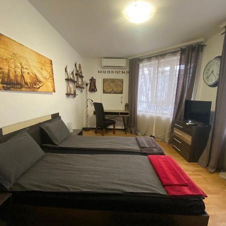 Apartament Bogoslovovi Varna Buitenkant foto